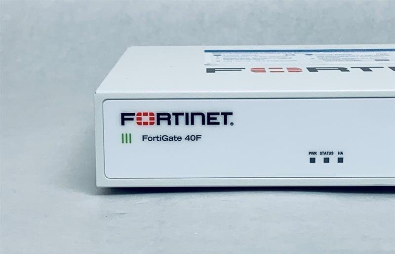 ライセンス期限:2027/05/13 ＜中古 清掃済 ＞ FORTINET FORTIGATE-40F FG-40F UTM 初期化済 送料無料 領収書発行_画像2