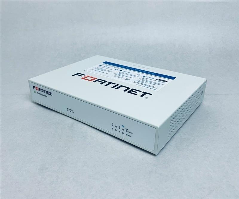 ライセンス期限:2027/05/13 ＜中古 清掃済 ＞ FORTINET FORTIGATE-40F FG-40F UTM 初期化済 送料無料 領収書発行_画像3