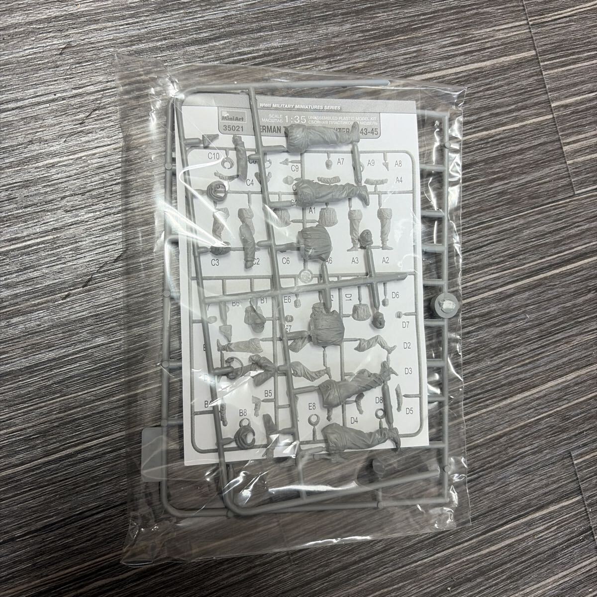 未使用●ミニアート MiniArt 1/35 35021/ドイツ 戦車兵 (防寒服) 1943-1945 WWⅡ 兵士/冬季装備/アノラック/プラモデル/フィギュア★4079-4_画像5
