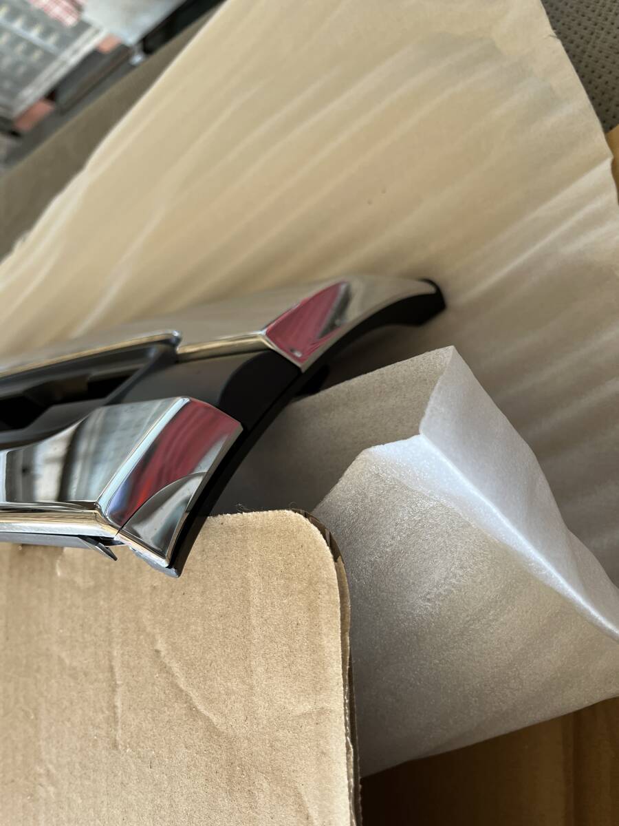 スズキ　アルト　HA37S　フロントグリル　中古_画像4