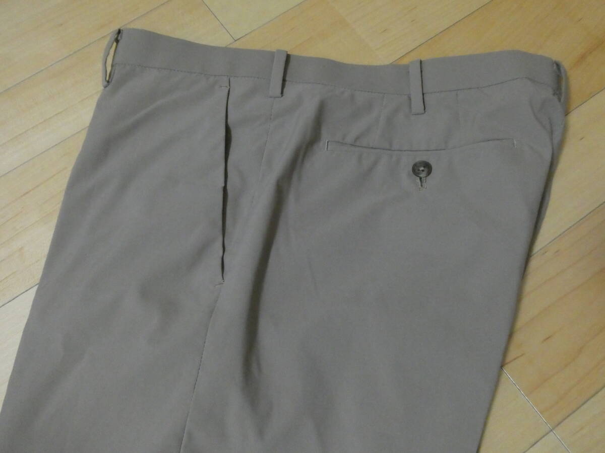 825.UNIQLO ユニクロ メンズ 感動パンツ ベージュ 321-182671 ウエスト91cm 数回着用の美品 送料無料_画像2