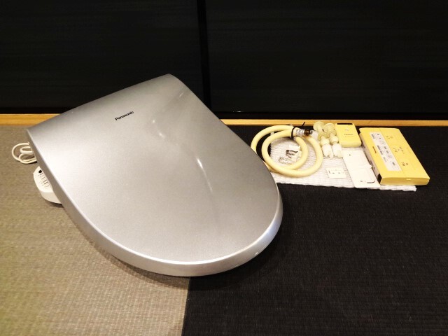 匿名配送込み　パナソニック　Panasonic 温水洗浄便座 ビューティ・トワレ DL-WA50 瞬間あったかトワレ 便ふた自動開閉 シルバー_画像1