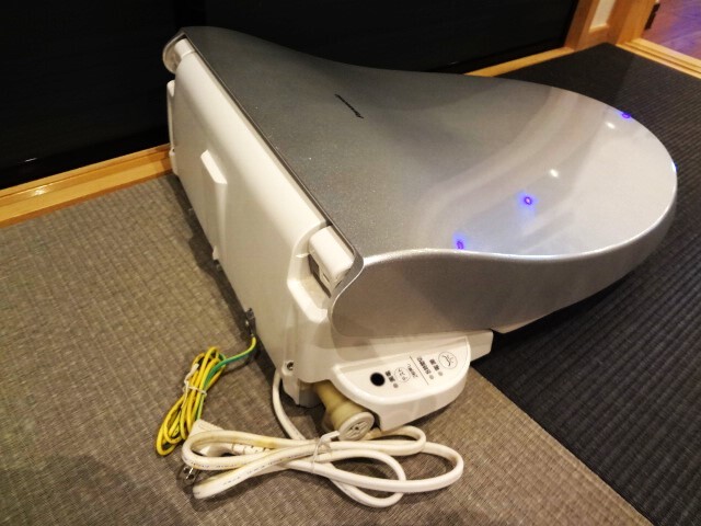 匿名配送込み　パナソニック　Panasonic 温水洗浄便座 ビューティ・トワレ DL-WA50 瞬間あったかトワレ 便ふた自動開閉 シルバー_画像3