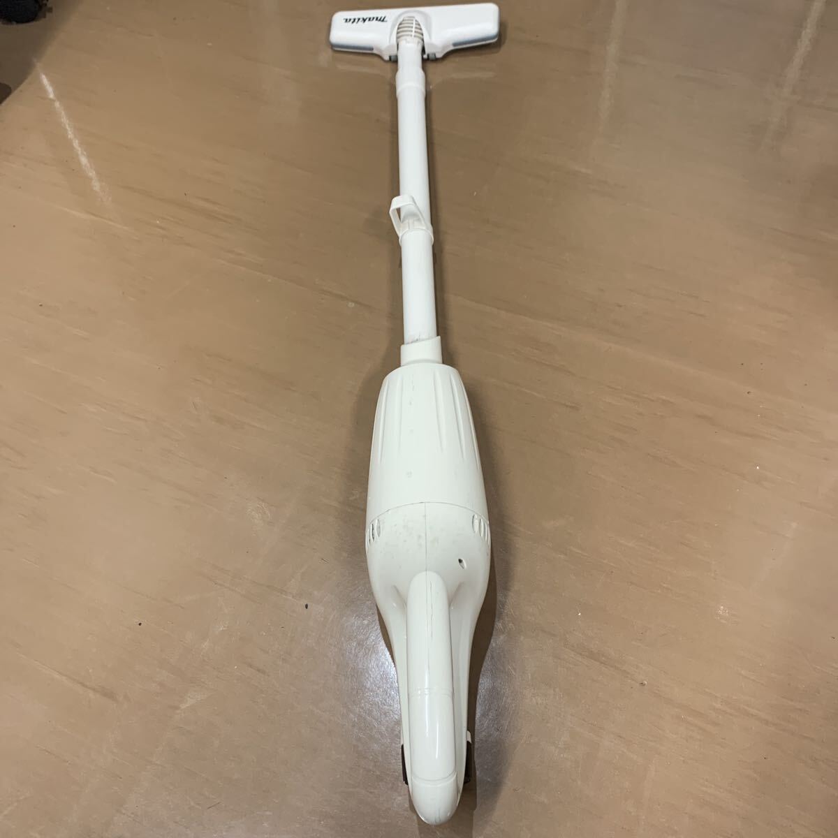 マキタ　掃除機　バッテリー二個　充電器付き　MAKITA クリーナ_画像1