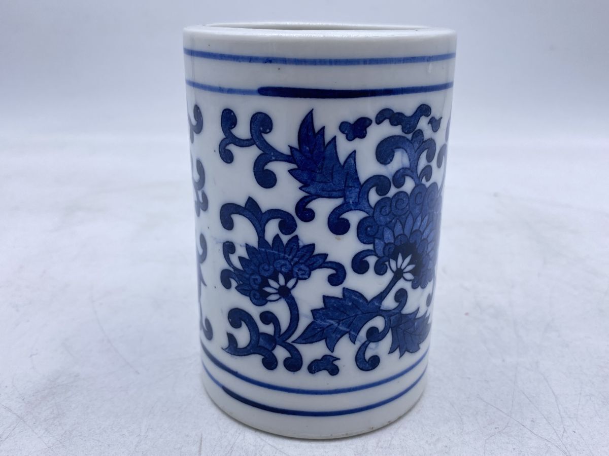 中国青花唐草文筆筒 染付 陶器 中国 青花 筆立 花瓶 華道具 陶磁器 唐物 中国 骨董 古董 古美術 筆入(13654)_画像3
