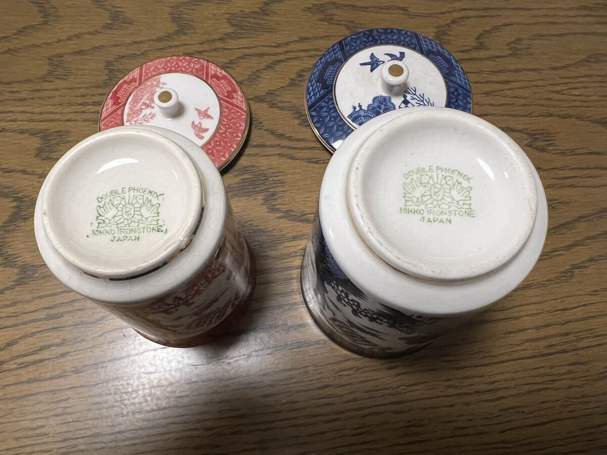 DOUBLE PHOENIX NIKKO IRONSTONE ニッコーダブルフェニックス 蓋付き夫婦湯呑み 赤山水 青山水 金彩ウィローパターン_画像3