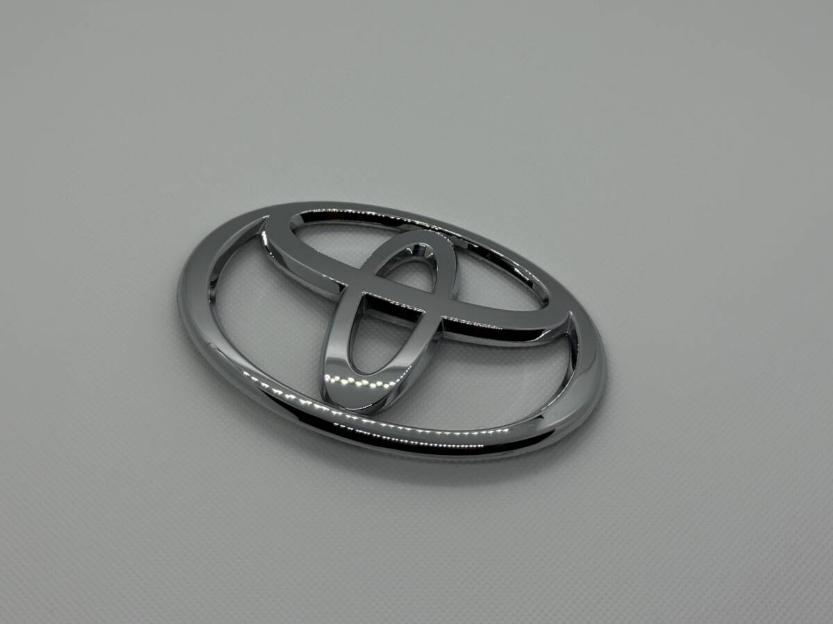 TOYOTA トヨタ 純正 リア ロゴ マーク エンブレム 008_画像1