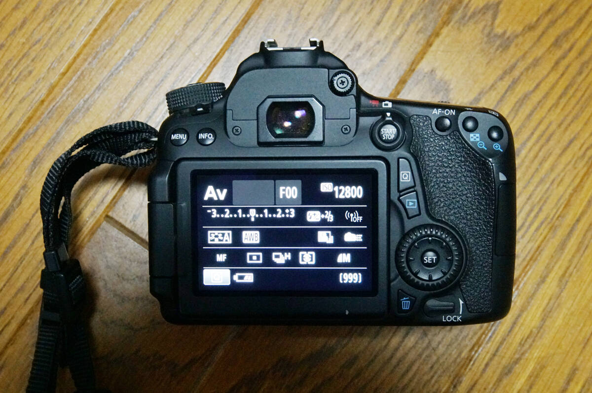 ★Canon キヤノン EOS 70D ボディ+バッテリー2本、充電器、SDカード16GB付き★_画像3