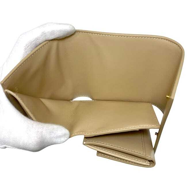 セリーヌ 三つ折り 財布 スモール トリフォールド f-24327 ベージュ 10B573BEL 美品 レザー 中古_画像4