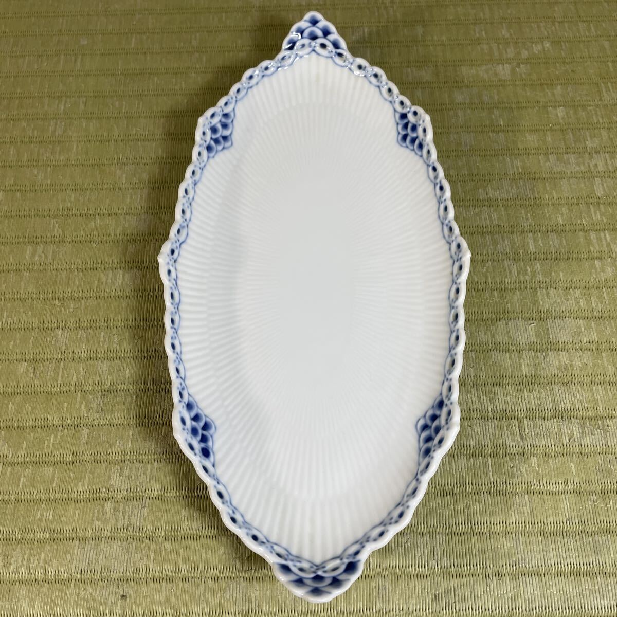 ▲送料無料 ▲ロイヤルコペンハーゲン プリンセス ピックルディッシュ 楕円型 プレート 皿 中古 現状品 _画像2