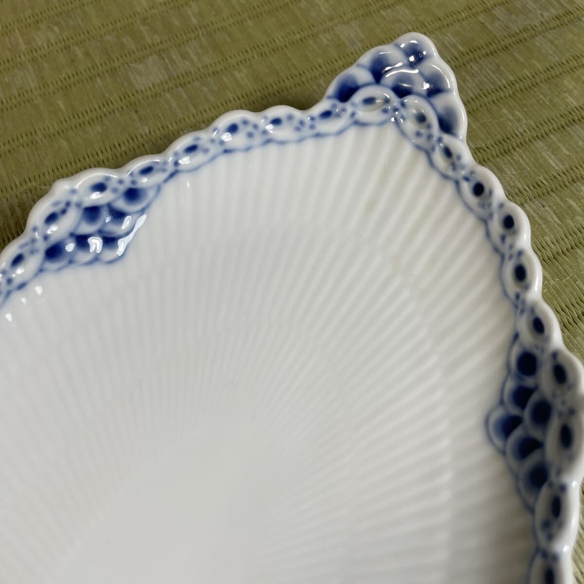 ▲送料無料 ▲ロイヤルコペンハーゲン プリンセス ピックルディッシュ 楕円型 プレート 皿 中古 現状品 _画像4