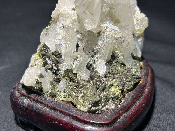 【S10-10】天然石 水晶 クラスター パワーストーン 約554g 台付き 旧家整理品_画像7