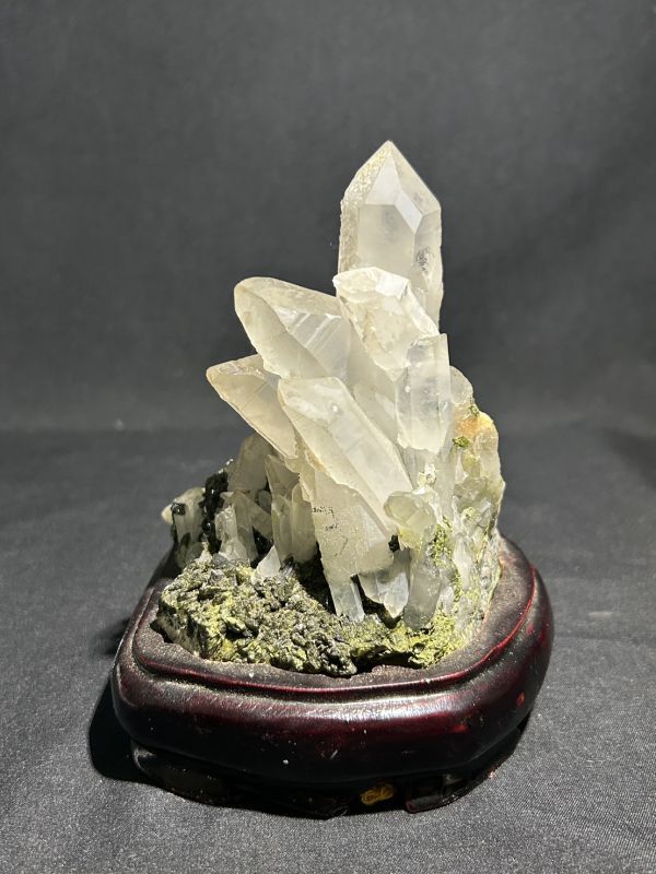 【S10-10】天然石 水晶 クラスター パワーストーン 約554g 台付き 旧家整理品_画像2