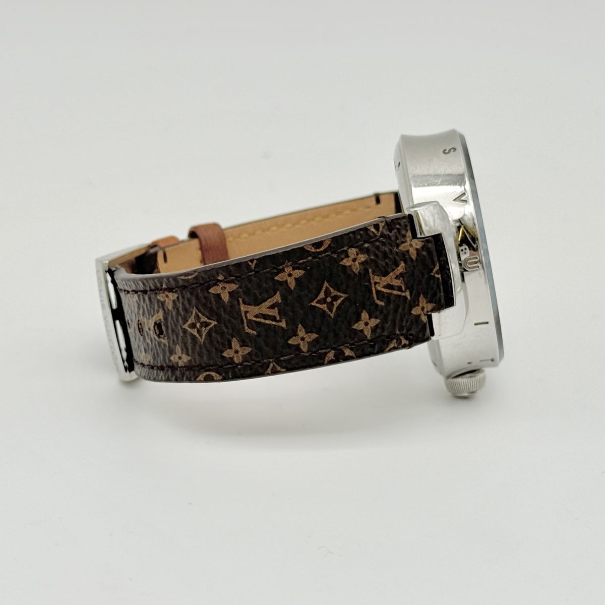 K8216 LOUIS VUITTON ルイ・ヴィトン タンブール ホライゾン QA050Z UB3183 スマートウォッチ 稼働品 箱 ギャラ 充電器 チャーム×2_画像7