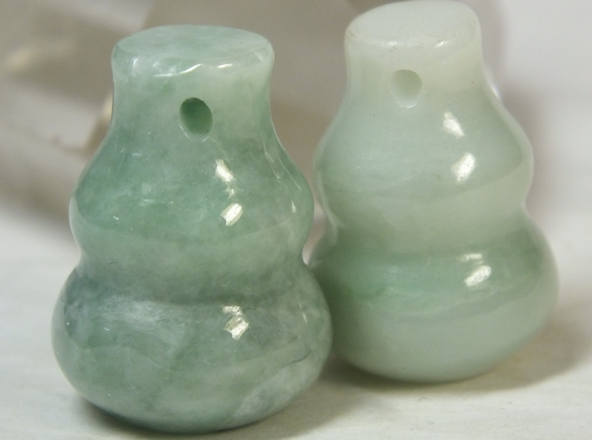 1円~■龍香堂■ アクセ用A貨ミャンマー翡翠「対瓢箪」20mm即決f75△▼_画像3