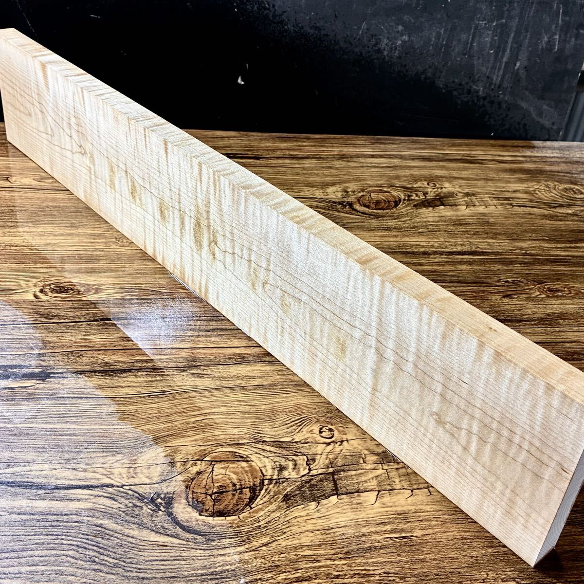 『OS014』極上美杢 激縮み杢 超特大 カーリーメイプル（縦幅厚740-127-24㎜）ギター材 ギター素材 ペンブランク ハンドメイド素材_画像2