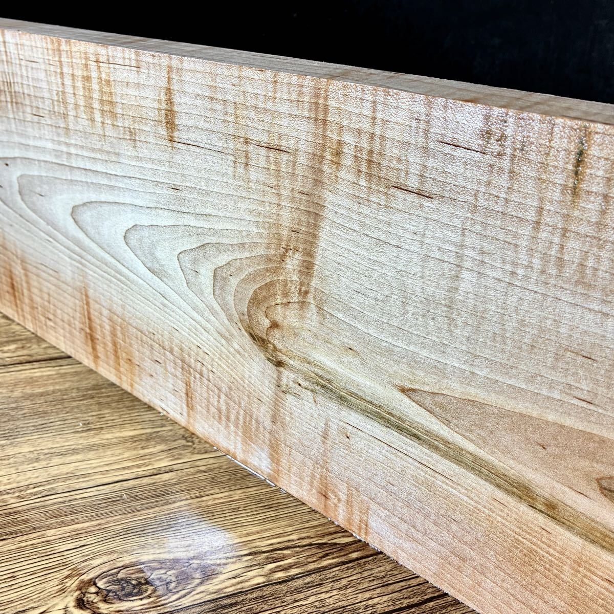 『OS020』極上美杢 激縮み杢 超特大 カーリーメイプル（縦幅厚554-180-25㎜）ギター材 ギター素材 ペンブランク ハンドメイド素材_画像9