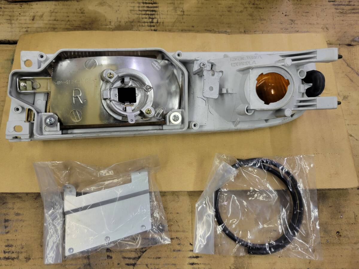 日産用ウィンカーランプ右側、平成8年位のパルサー用かな？画像の品番でご判断でお願いします。_画像8