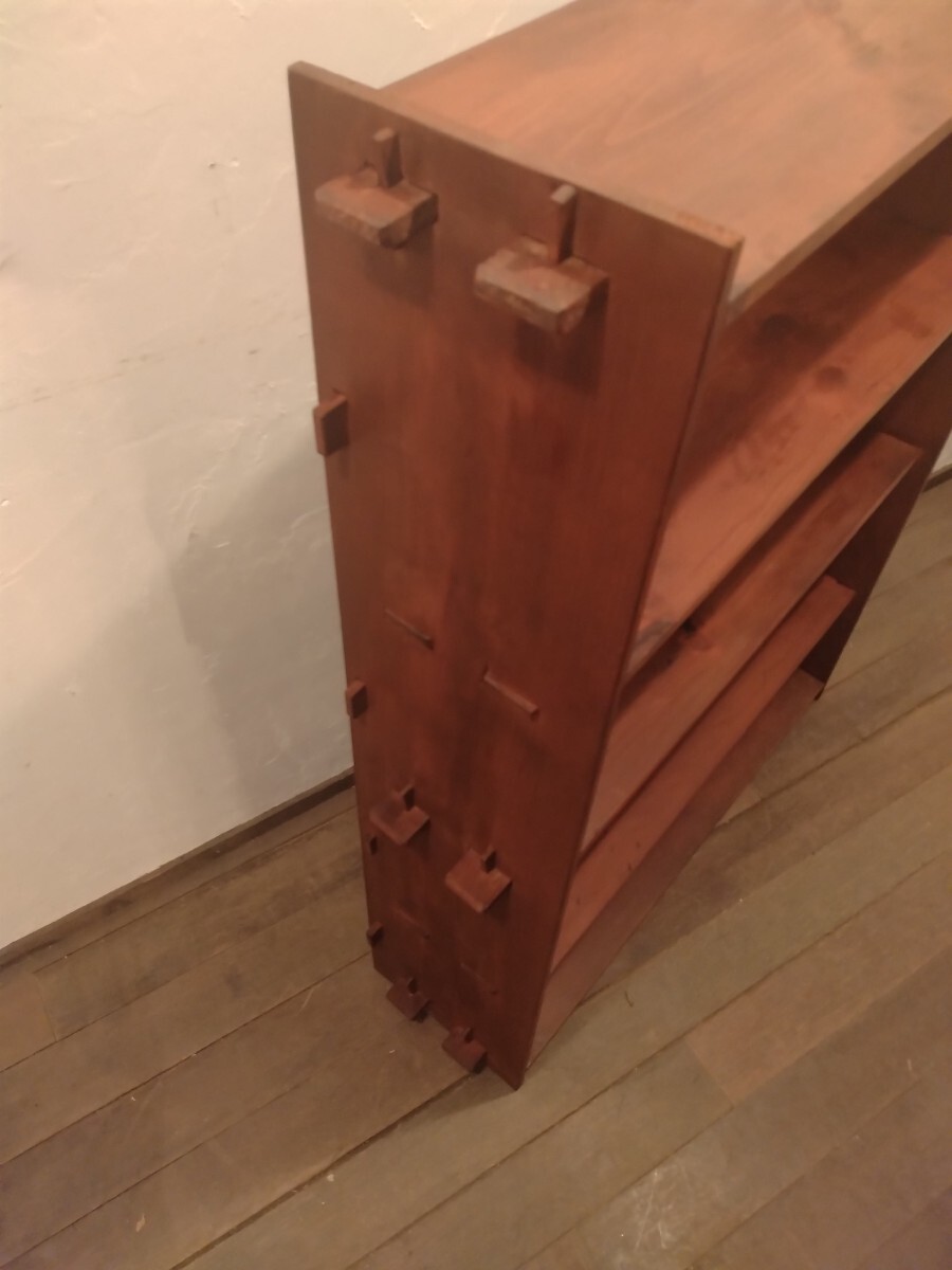 R71001-14 蔵出し城下町山形 旧商店排出品 時代物 5段くさび棚/本棚 欠けあり 高さ約106cm幅約83cm 奥行約23cm_画像7