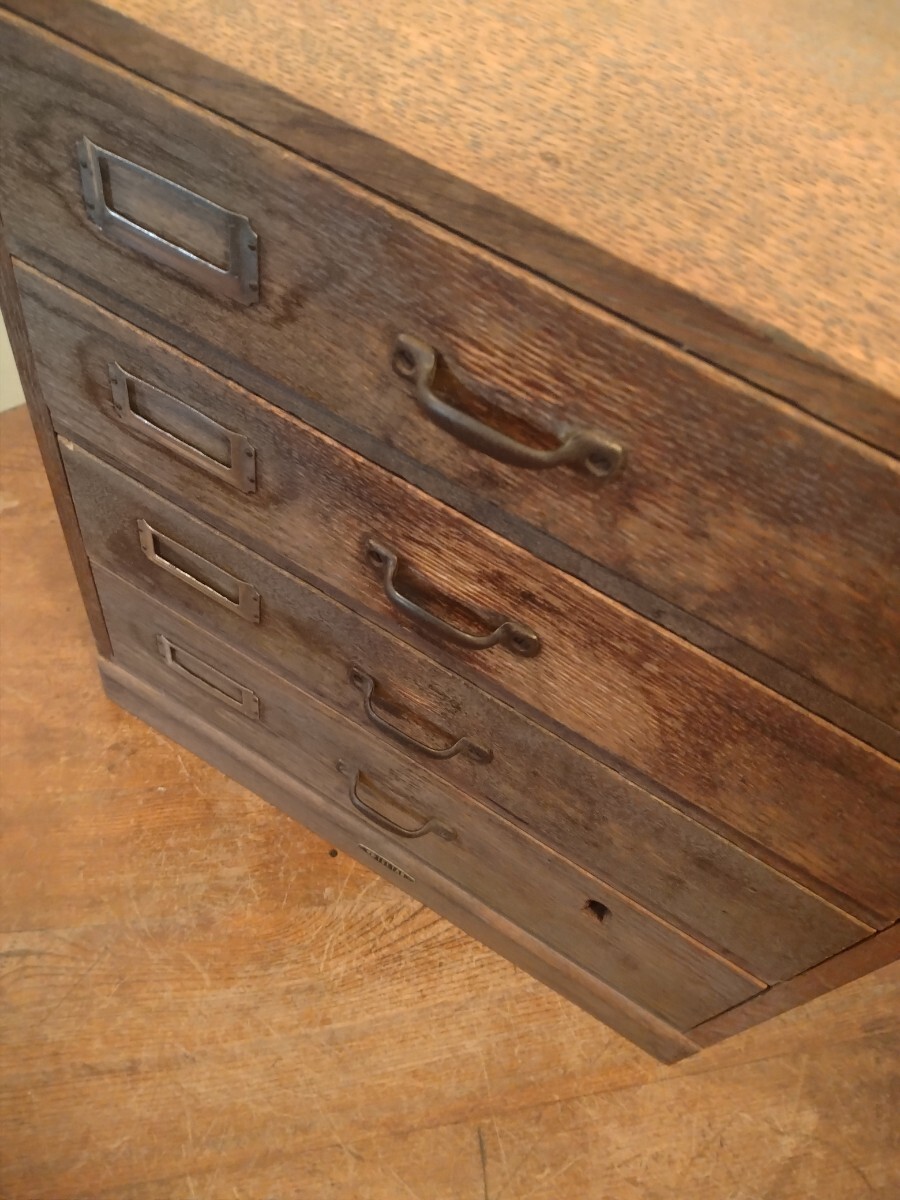 R71023-8古い商店で使われていた プレート付き 4段引き出し② 高さ約33cm幅約30.5cm奥行約38cm_画像3