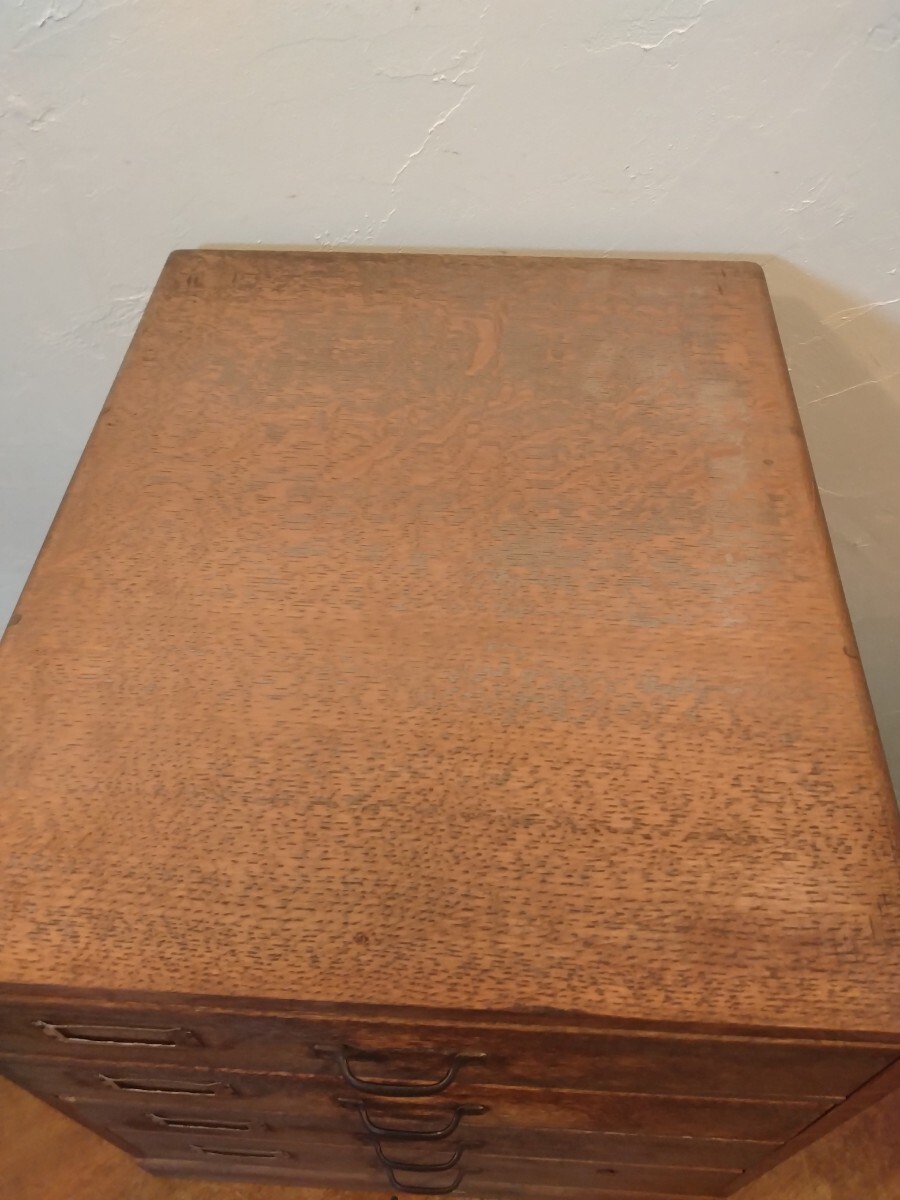 R71023-8古い商店で使われていた プレート付き 4段引き出し② 高さ約33cm幅約30.5cm奥行約38cm_画像4