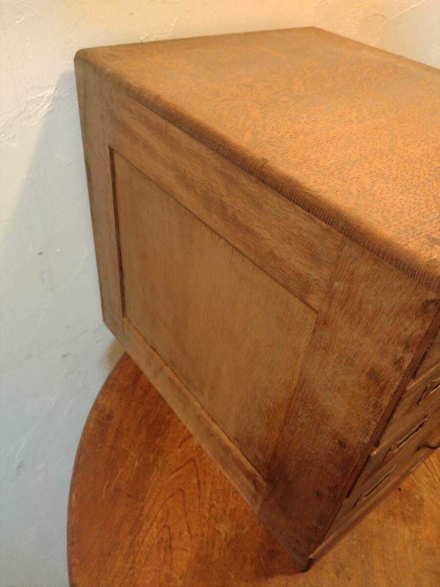 R71023-8古い商店で使われていた プレート付き 4段引き出し② 高さ約33cm幅約30.5cm奥行約38cm_画像6