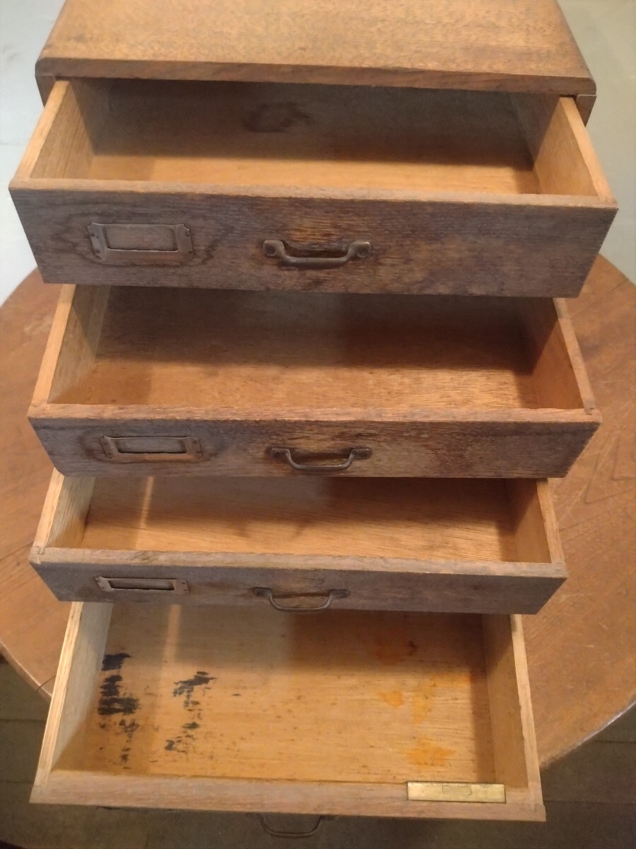 R71023-8古い商店で使われていた プレート付き 4段引き出し② 高さ約33cm幅約30.5cm奥行約38cm_画像7
