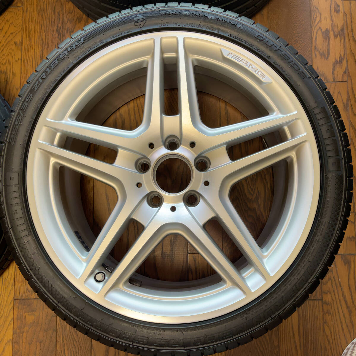 メルセデス・ベンツ W204 AMG ダイナミックハンドリングパッケージ 純正スタイルIV 5ツインスポーク18インチ+MOMO TOPRUN M-300 4本セット_画像5