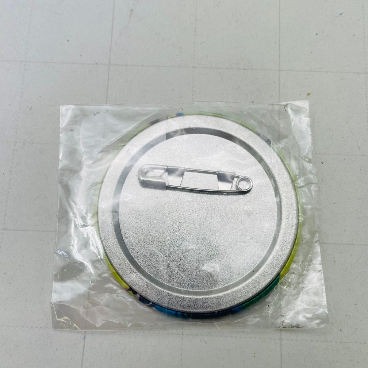  новый товар нераспечатанный C105.. магазин miko Gin голубой архив жестяная банка значок 2 вида комплект 