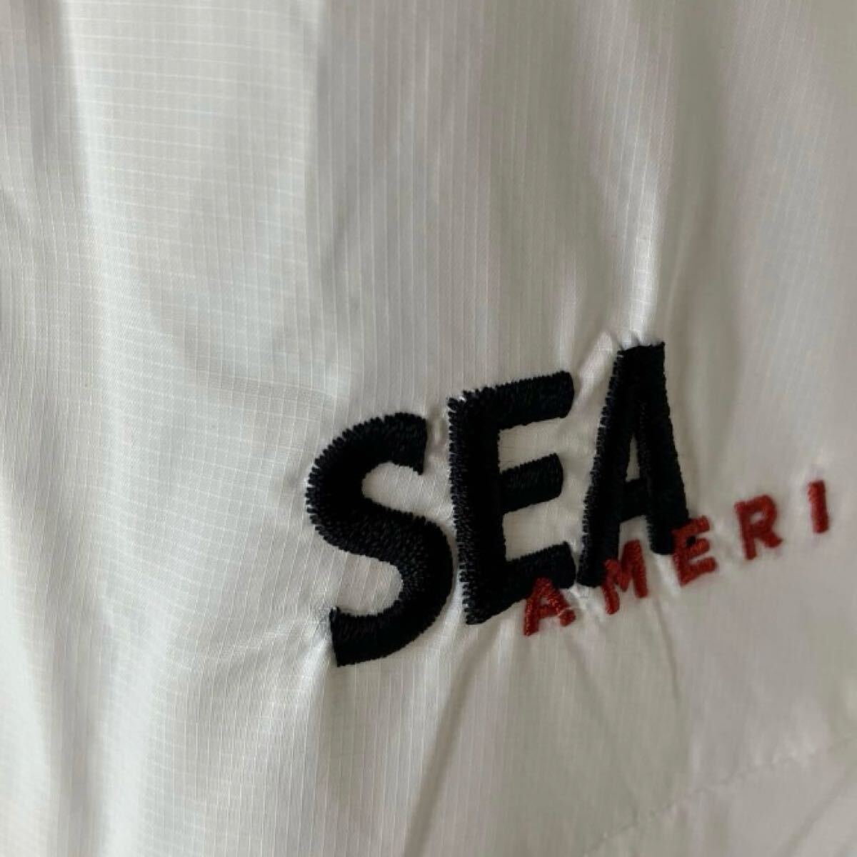 【希少コラボ】windandsea AMERI ナイロン ジャケット マウンテンパーカー 刺繍ロゴ 白 ジップ ホワイト ウィンダンシー_画像2
