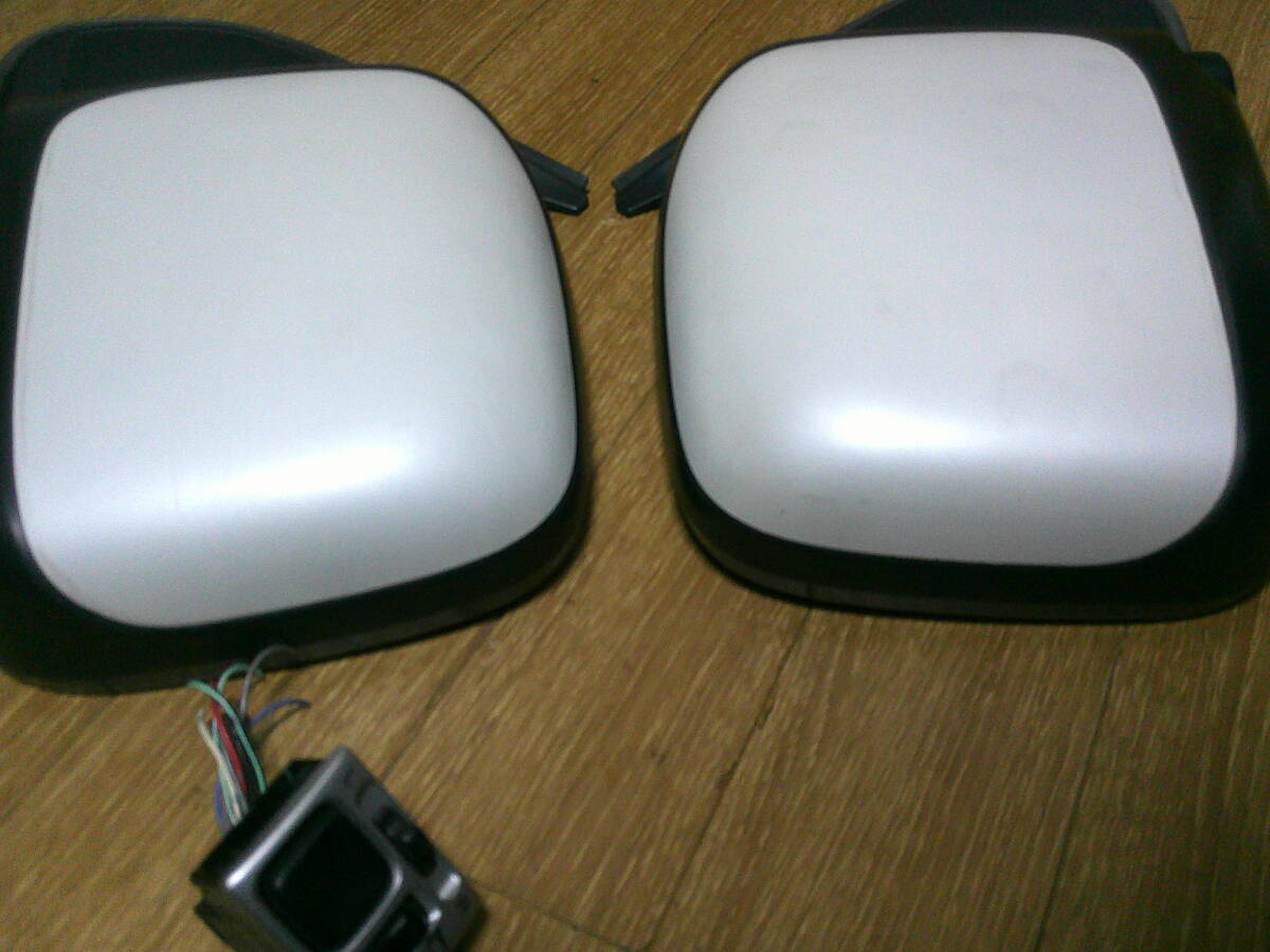 エブリー(DA62W)の電動格納式ミラー左右セット(スイッチ付き）_画像3