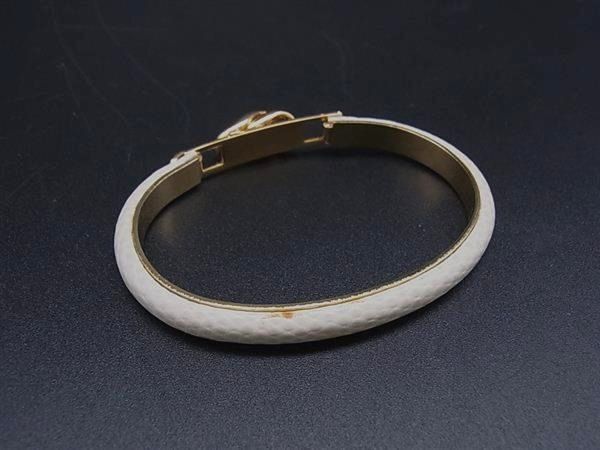 GRETA グレタ レザー バングル ブレスレット アクセサリー レディース アイボリー系×ゴールド系 DH7133_画像2