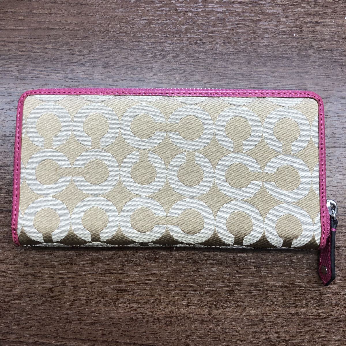 【037】 COACH コーチ 長財布 ウォレット ラウンドファスナー ピンク×ベージュ シグネチャー_画像2