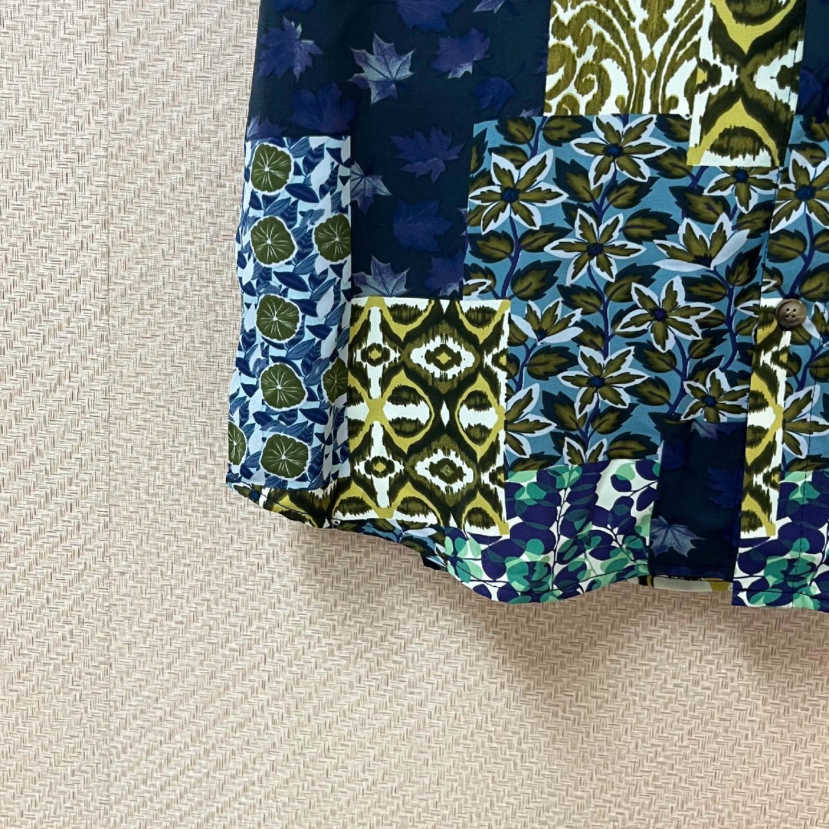 個性ヨーロッパ製※定価3万◆ブルガリア発※RISELIN 半袖シャツ シルク混 薄手 通気 涼しい 総柄 葉柄 アロハシャツ 旅行 夏服 L/48サイズ_画像7