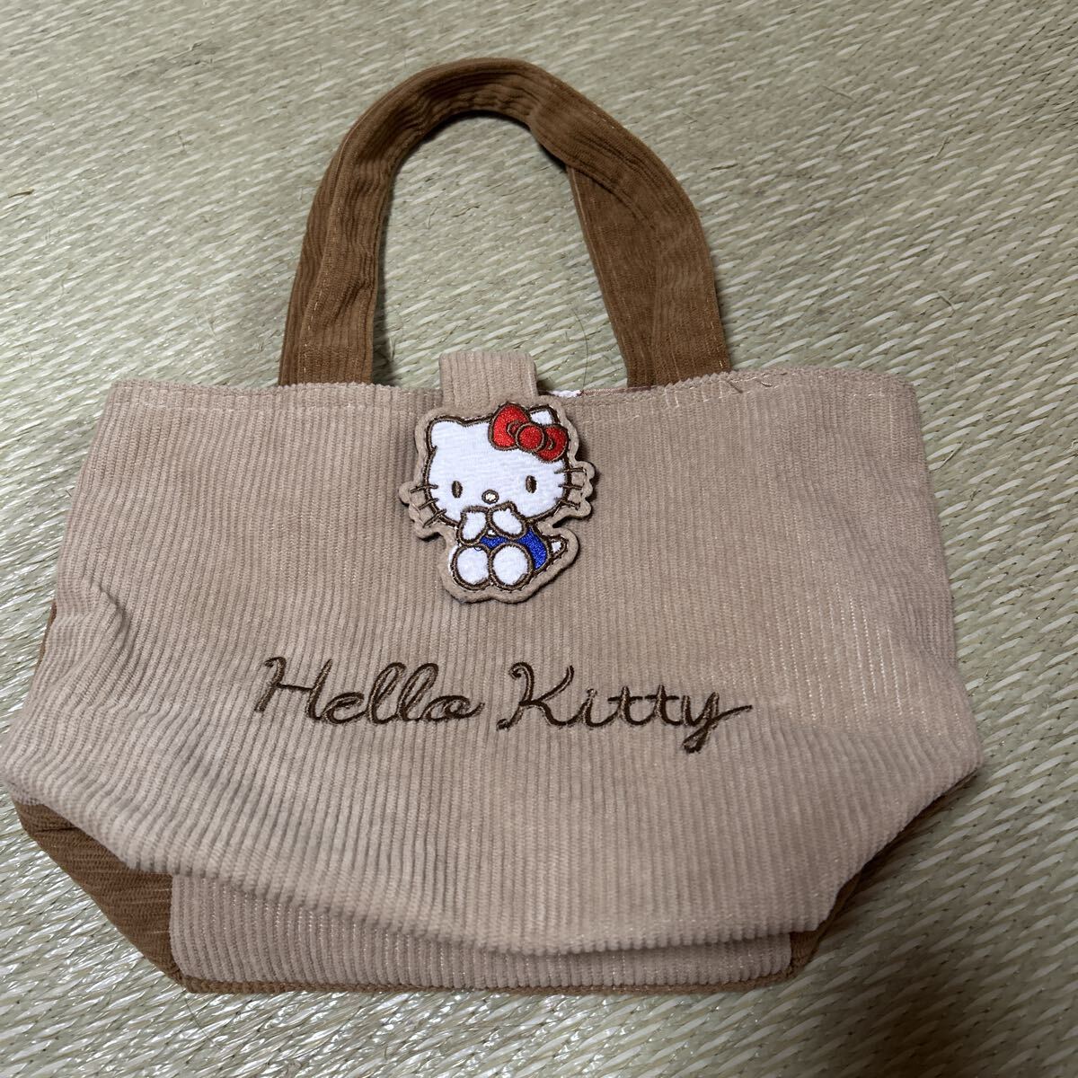 新品　ハローキティ　Hello Kitty　ランチトートバッグ　コーデュロイ_画像1