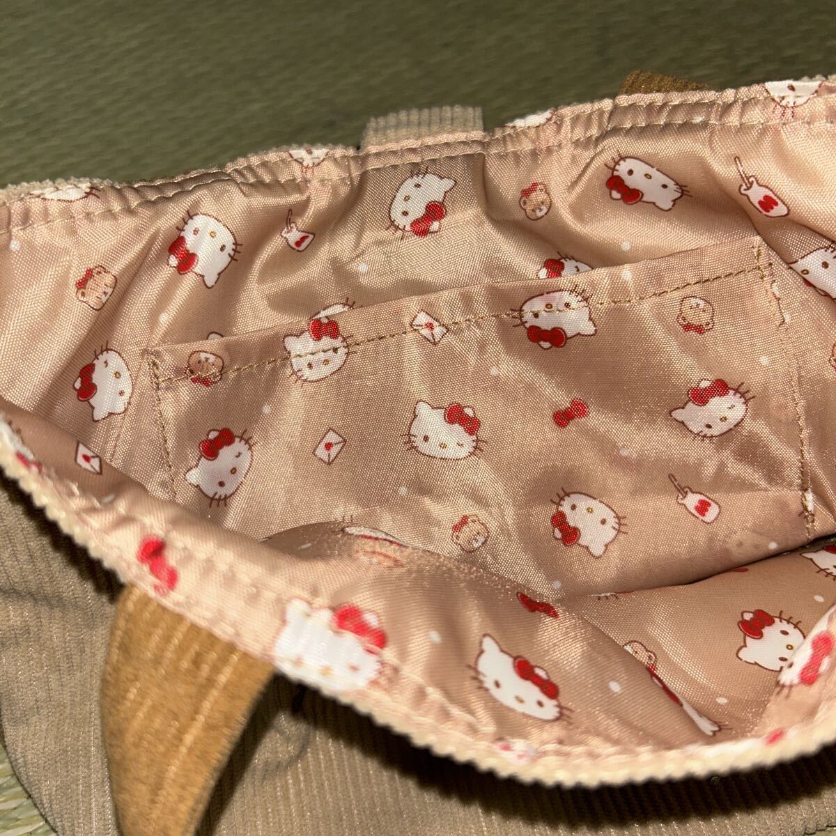 新品　ハローキティ　Hello Kitty　ランチトートバッグ　コーデュロイ_画像3