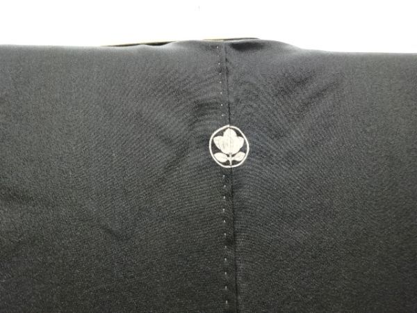 ys7559009; 宗sou 錦紗唐松に楼閣模様刺繍留袖【アンティーク】【着】_画像5