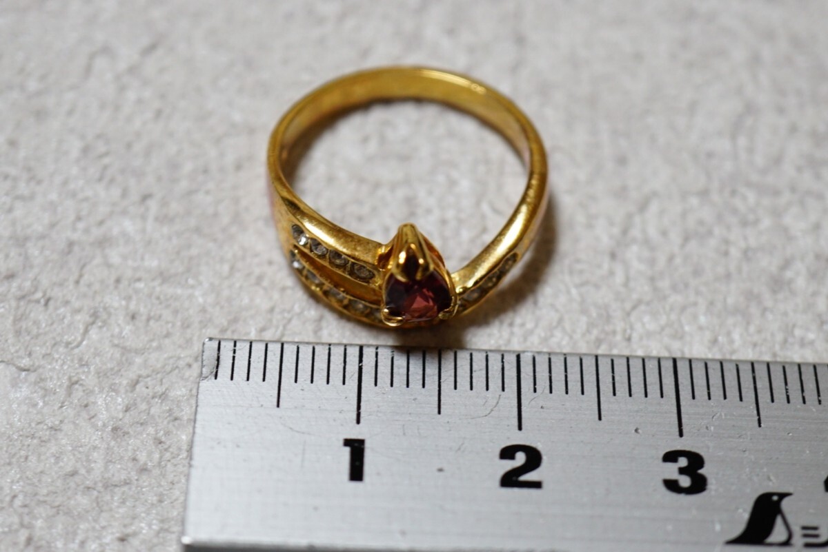 109 ガーネット ゴールドカラー リング 指輪 ヴィンテージ アクセサリー 色石 宝石 カラーストーン 装飾品_画像4