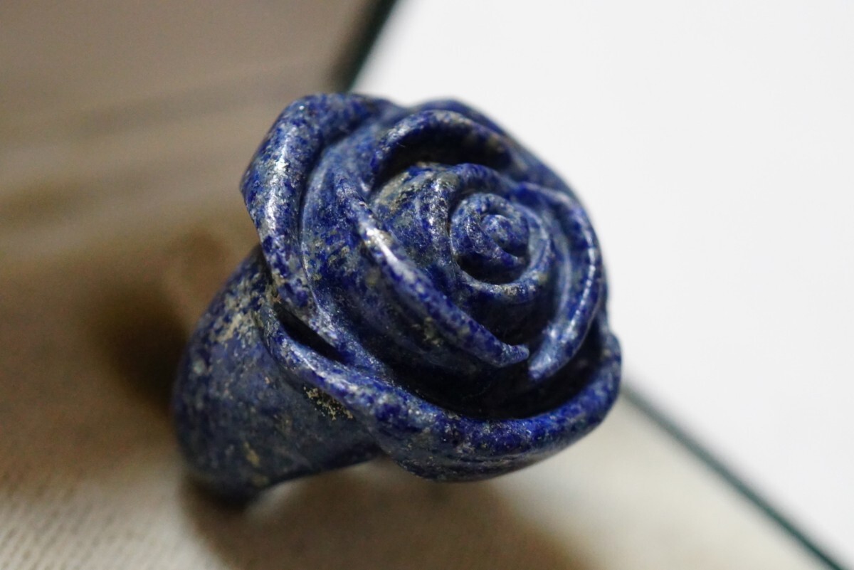 1177 天然ラピスラズリ 彫刻 花 フラワー リング 指輪 ヴィンテージ アクセサリー 天然石 色石 宝石 カラーストーン 装飾品_画像2