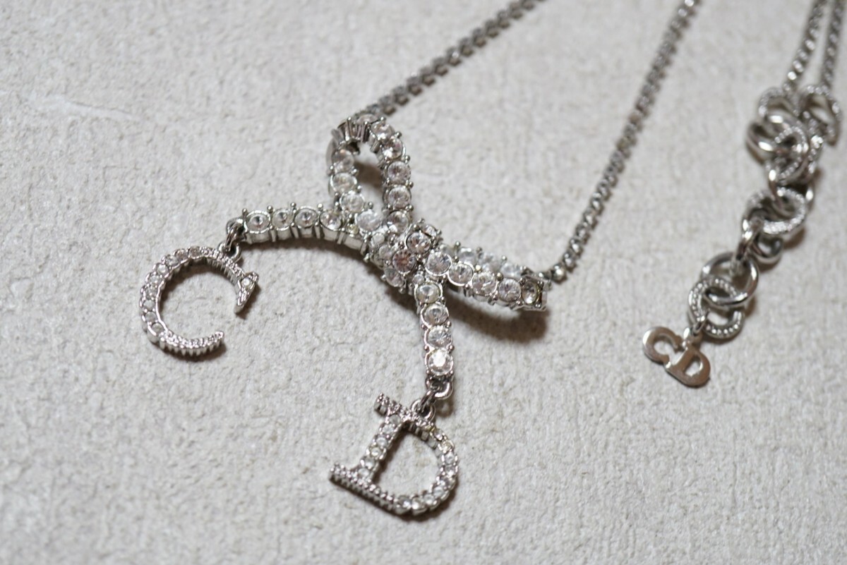 1443 Christian Dior/クリスチャンディオール ネックレス ペンダント 海外 ブランド ヴィンテージ アクセサリー Dior シルバーカラー_画像2