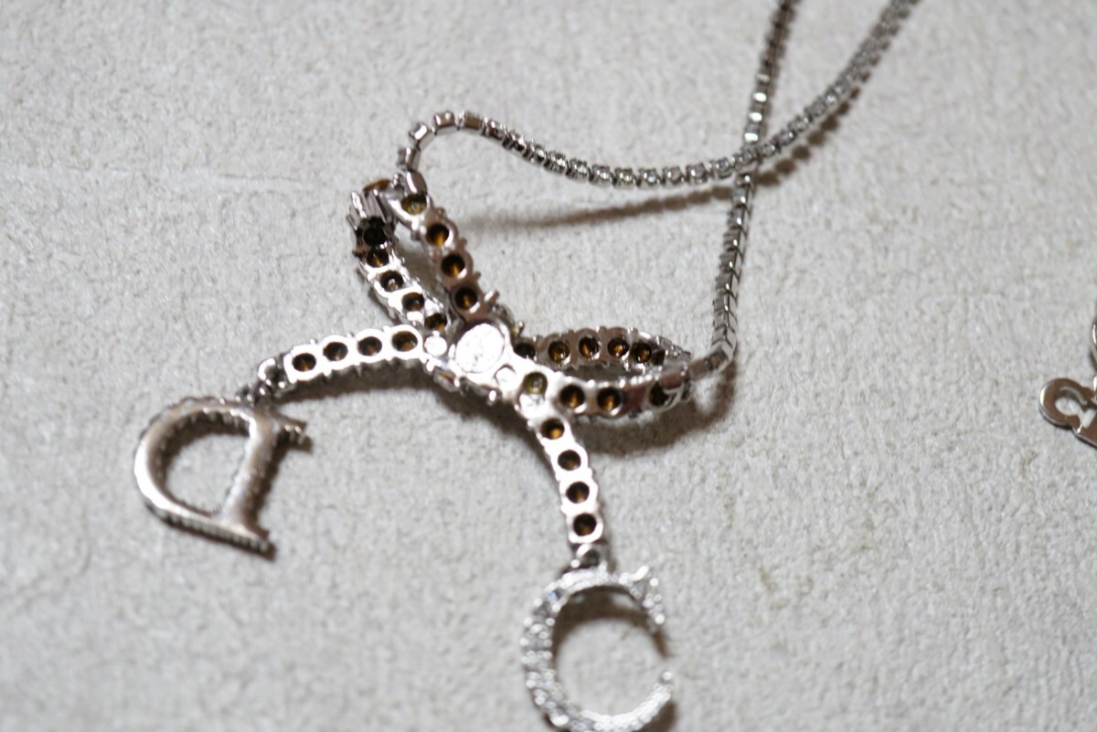1443 Christian Dior/クリスチャンディオール ネックレス ペンダント 海外 ブランド ヴィンテージ アクセサリー Dior シルバーカラー_画像3