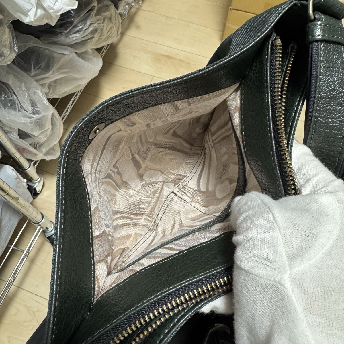 【新品同様】IBIZA イビザ ショルダーバッグ モスグリーン ナイロン×レザー_画像9