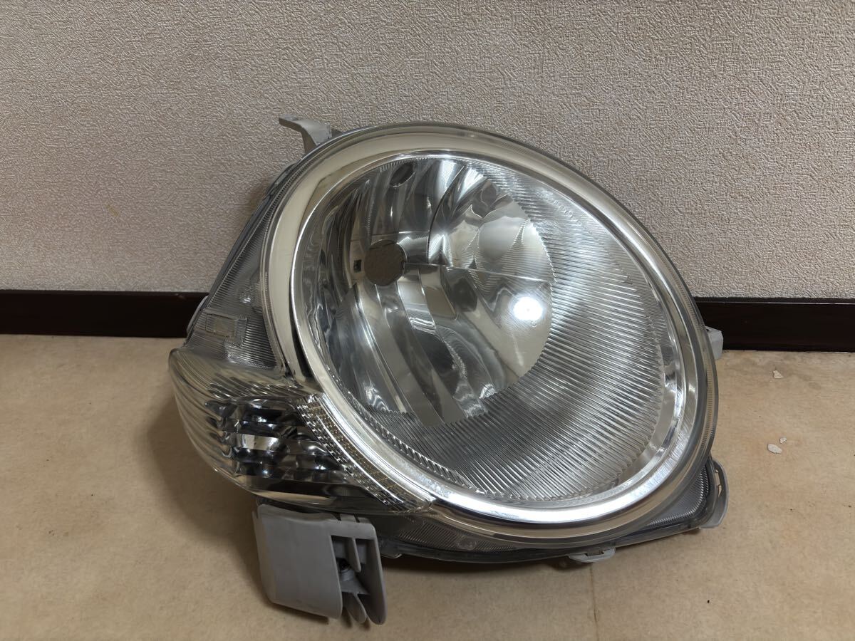 シエンタ 右ヘッドライト ハロゲン NCP81/85 52-171 S トヨタ 番A064_画像1