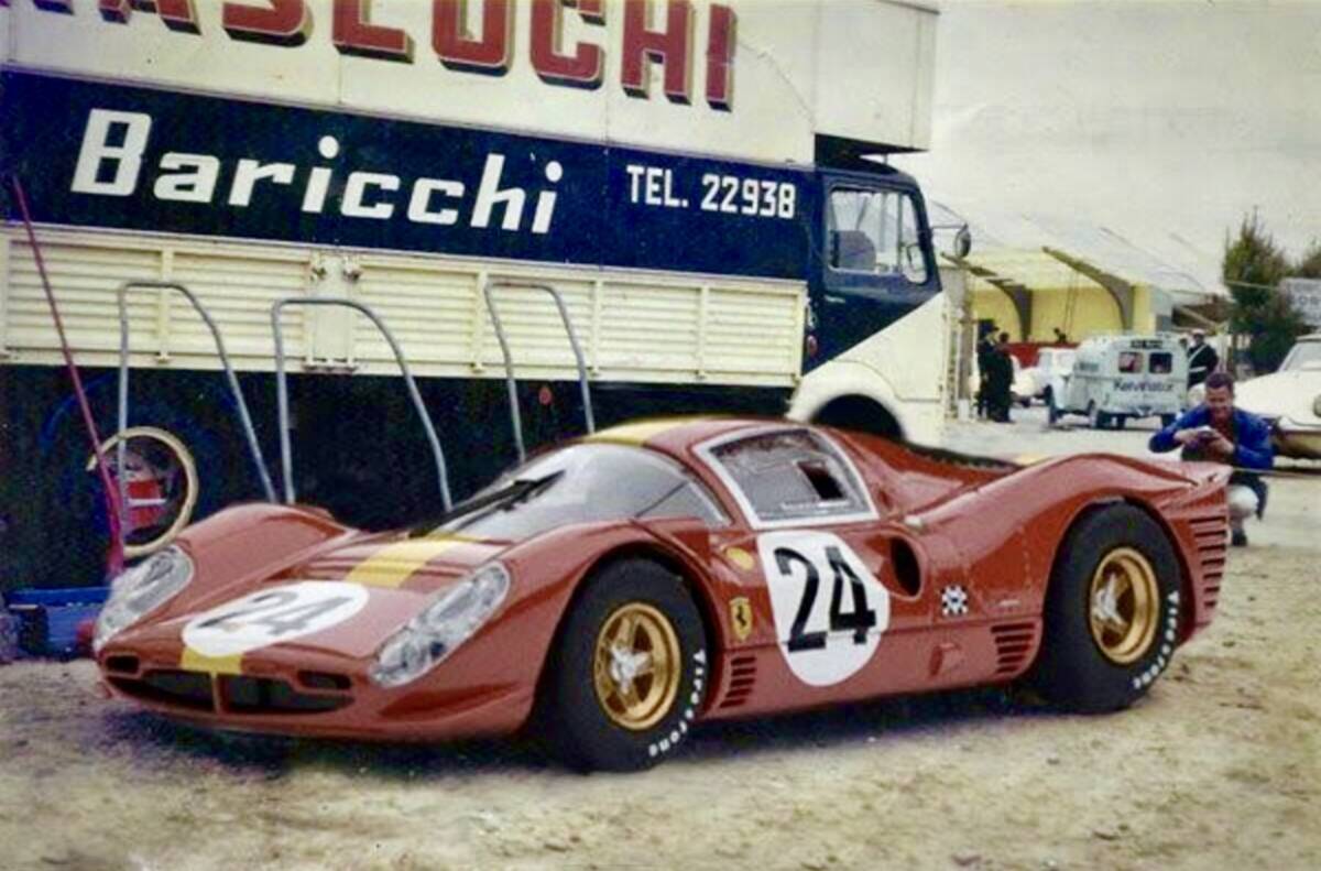 1/43 Ferrari 330 P4 #24 Willy Mairesse / ‘Beurlys’ Jean Blaton ◆ 3位 24h Le Mans 1967 ◆ フェラーリ ル マン24時間レース_画像10