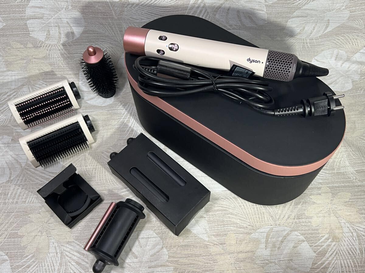 Dyson ダイソン　 エアラップ　 Airwrap 海外制品　ドライヤー　ヘアスタイル