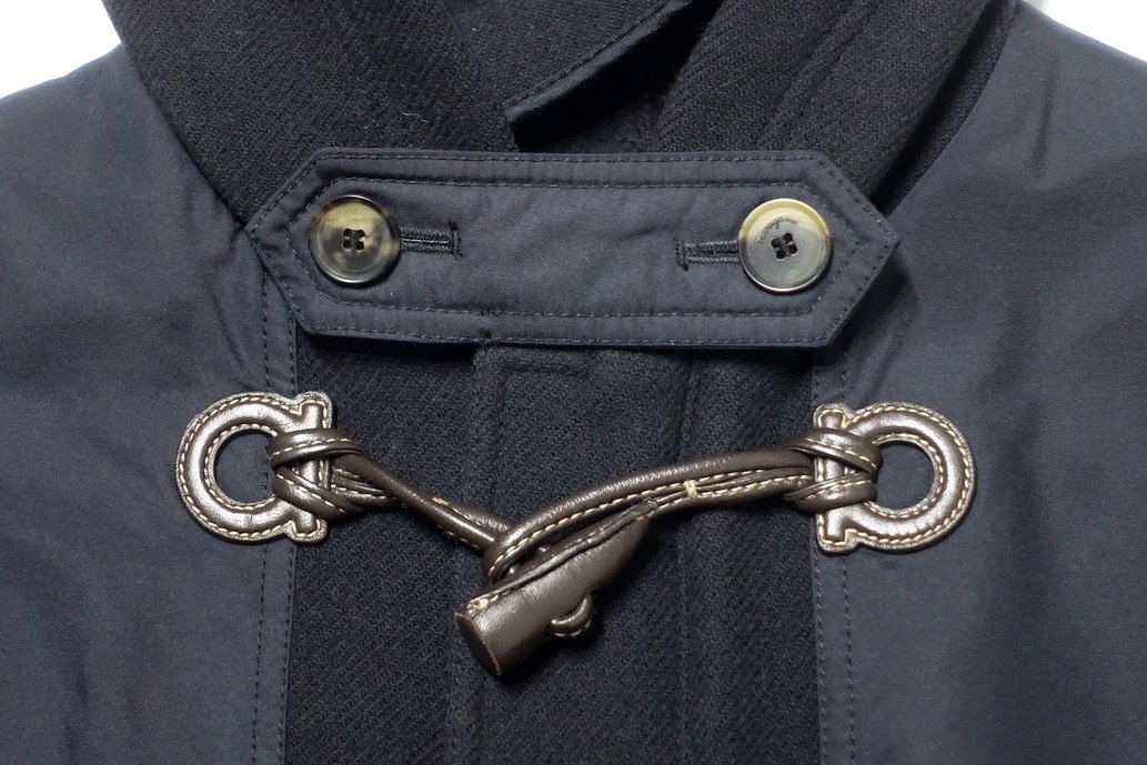  прекрасный товар Salvatole Ferragamo Ferragamo gun chi-ni кожа ti tail f- dead полупальто "даффл коут" темный темно-синий шерсть мужской 48