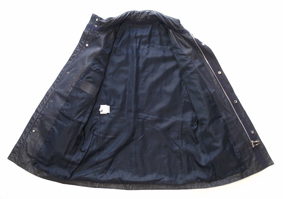  хорошая вещь Salvatole Ferragamo Ferragamo полиэстер переключатель кожа пальто темный темно-синий мужской 48 жакет 