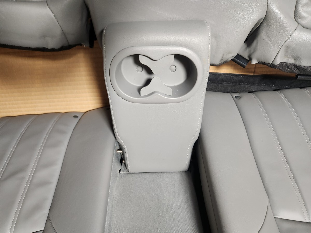 300C ツーリング　純正リアシート　本革　　マグナム　送料無料_画像9