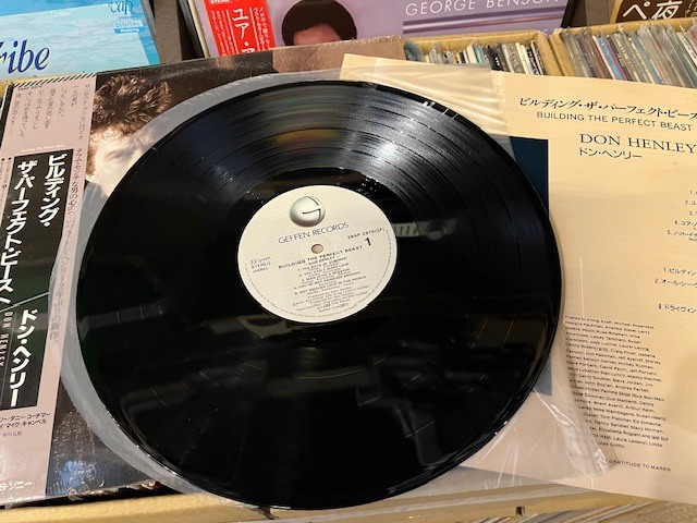 【中古美品】　ドン・ヘンリー　　ビルディング・ザ・パフェクト・ビースト　　LPレコード_画像3