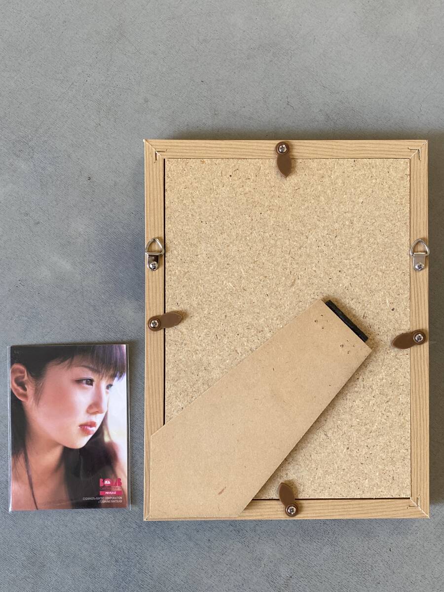 PP179 小倉優子 サイン入り ミニフレーム キャビネ ★BOMB オーセンティックフレームミニ★ カード付き アイドル タレント 箱に痛みあり_画像2